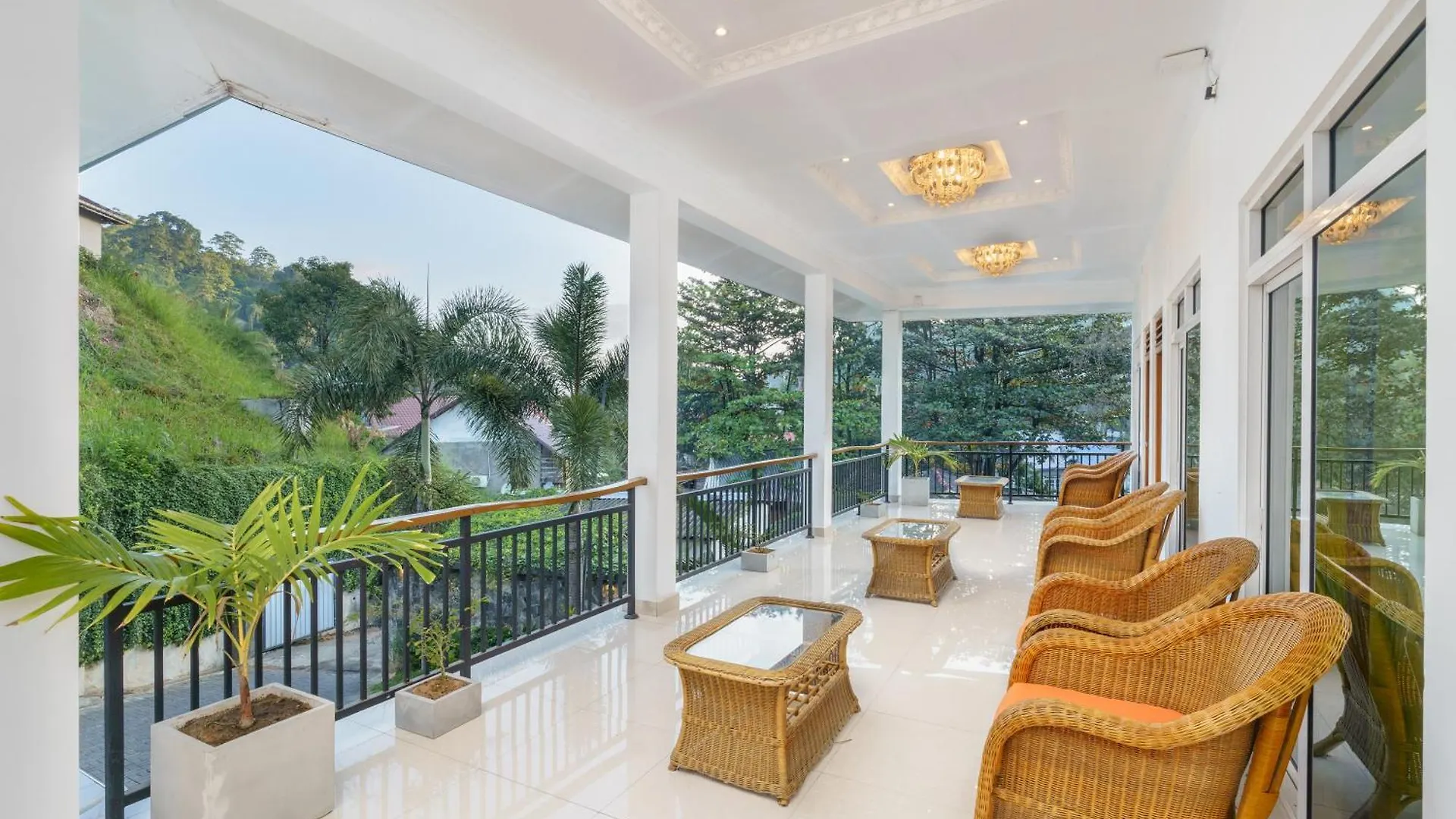 Hotel Travellers Nest Kandy