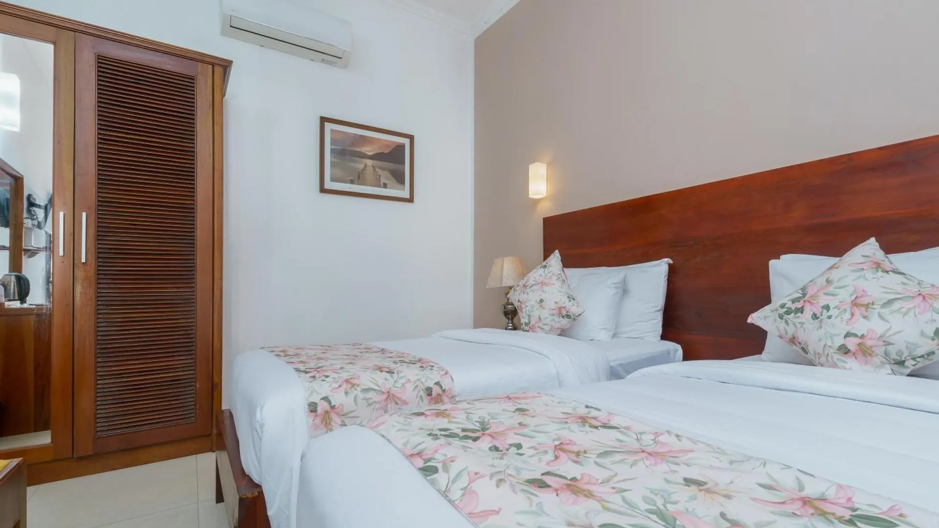 Hotel Travellers Nest Kandy 4*,  Sri Lanka